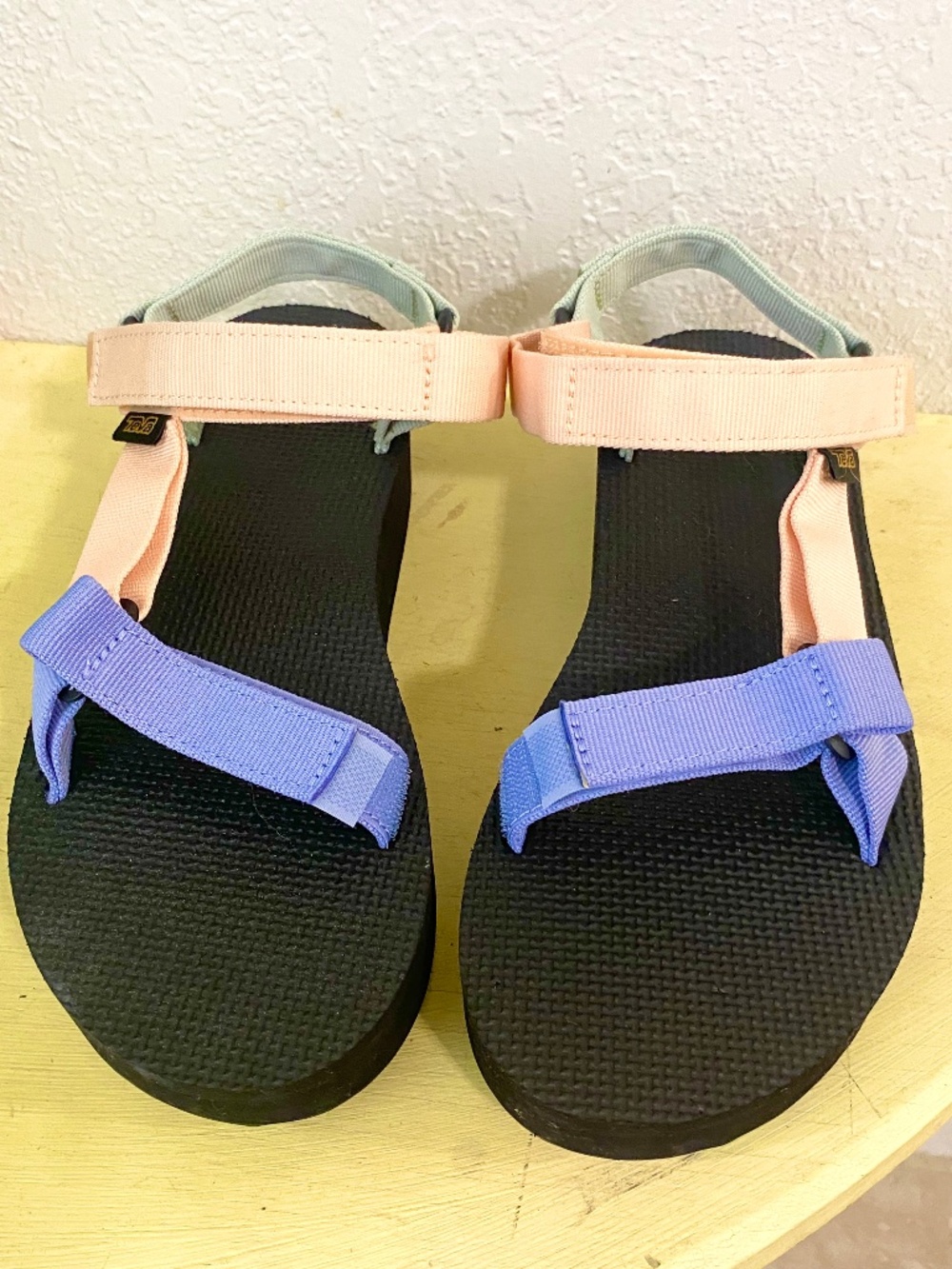 Teva Midform Universal Size 9 Women’s Multi Color Sandals